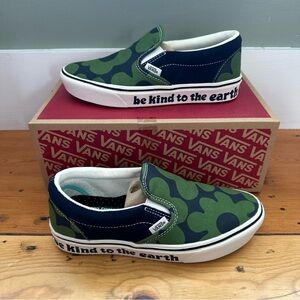 VANS Women’s Size 7 Slip On Shoes Comfy Cush Be Kind To The Earth Blue Green